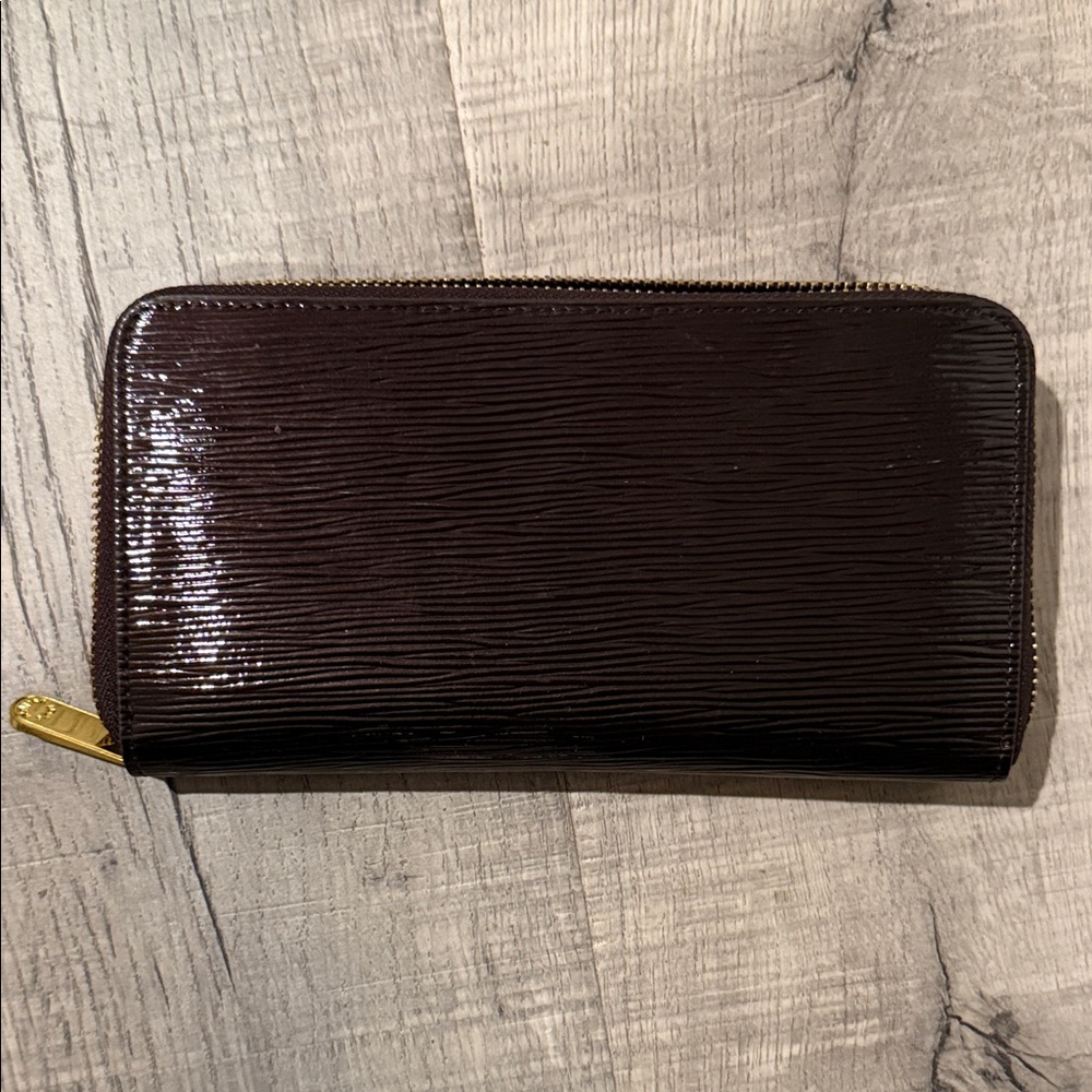 Louis Vuitton Brown Leather Wallet - Picture 5 of 7
